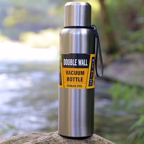 bouteille isotherme 1L bord de rivière