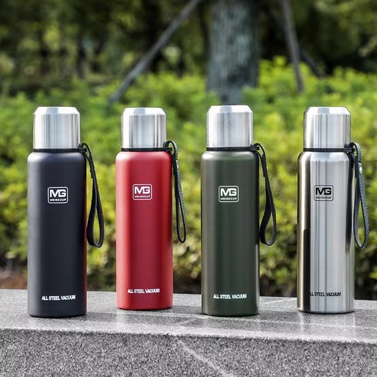 bouteille isotherme 1L quatre couleurs