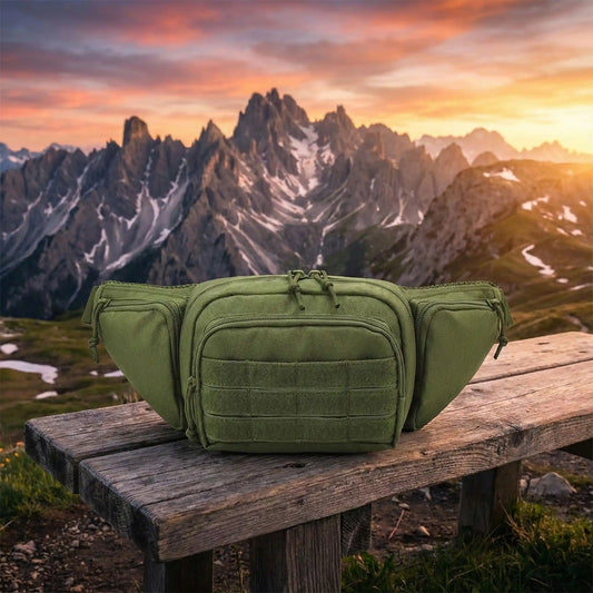 sacoche tactique sac banane robuste sur un banc en montagne